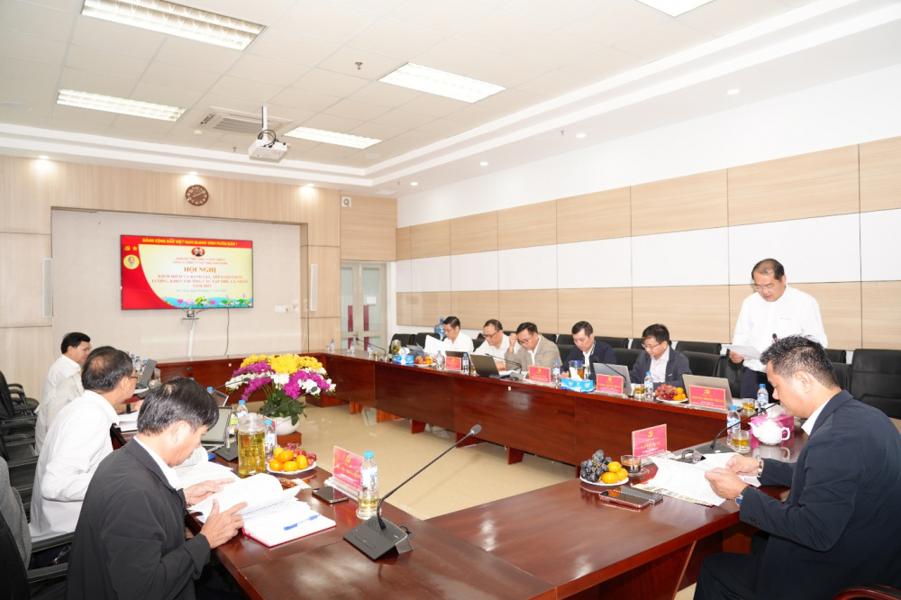 undefined_6937f4d1580f3 Đồng chí Ngô Việt Hưng – Ủy viên Ban Chấp hành Đảng bộ Tổng công ty, Phó Tổng giám đốc Tổng công ty Phát điện 2 phát biểu chỉ đạo và gợi ý các nội dung kiểm điểm của BCH Đảng bộ Công ty